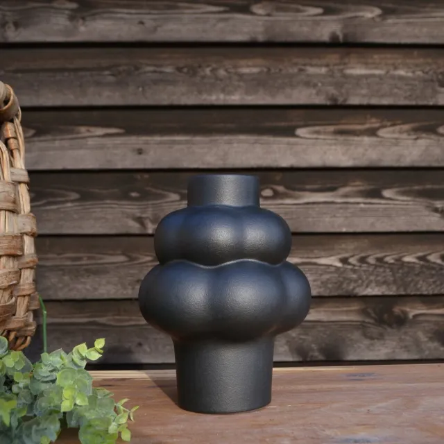 Causeway Bay Sally Vase M black
