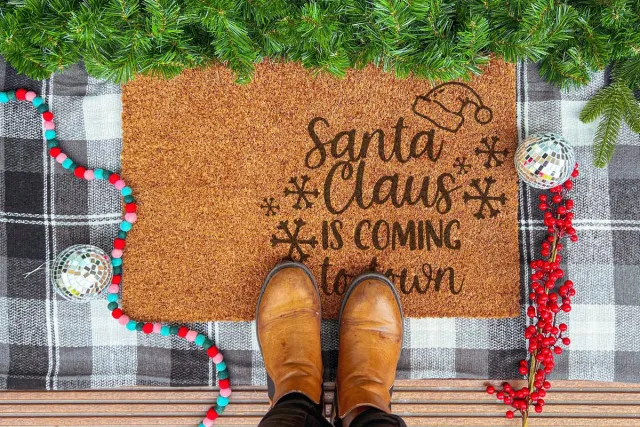 Laser Point Santa Claus | 60x40 cm | Nieuwe huis cadeau | Ingangsmat | Deurmat met stijl | Verhuizing cadeau | Praktisch & trendy | Perfect voor binnenkomst | Cadeau voor nieuwe woning bruin | zwart (gravering 60x40)
