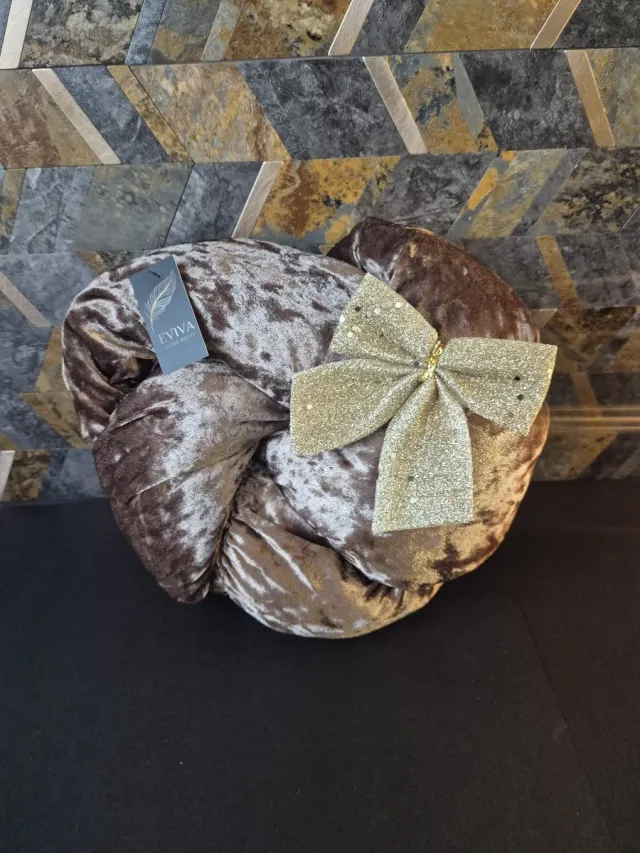 Eviva Home Deco Sierkussen 'Everheart Bowtie' - Brons - Bronze - Strikvorm - Luxe Design - Hotel Chic