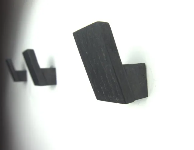 RHOOTZ 2 stuks - kapstok haken - zwart - eiken - model "HEROES"