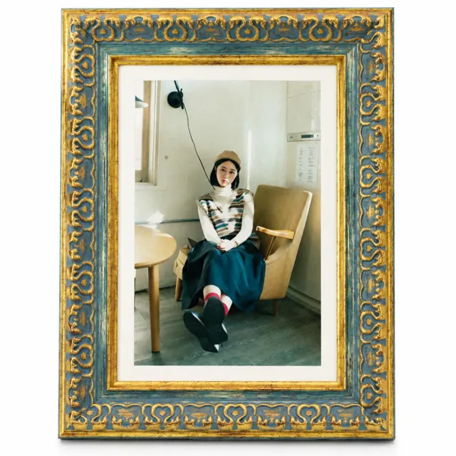SWGOTA Fotolijst celadongroen met goudkleurig reliëf - binnenmaat 8,9 x 12,7 cm - rechthoekig, hars - zonder afbeelding