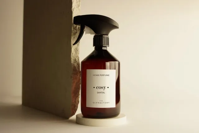 The Olphactory Luxe Room Spray | Huisparfum #cosy santal - kardemom komijn sandelhout vanille amber