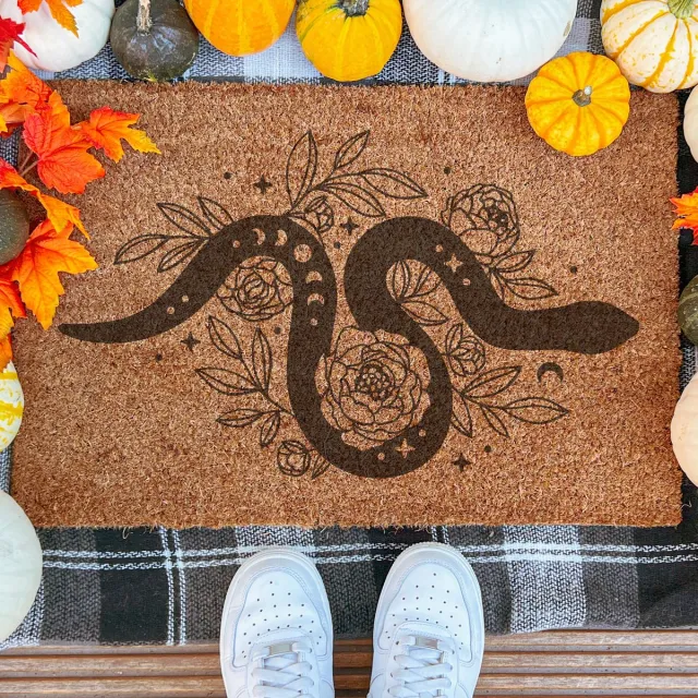 Laser Point Snake | 60x40 cm | Nieuwe huis cadeau | Ingangsmat | Deurmat met stijl | Verhuizing cadeau | Praktisch & trendy | Perfect voor binnenkomst | Cadeau voor nieuwe woning bruin | zwart (gravering 60x40)