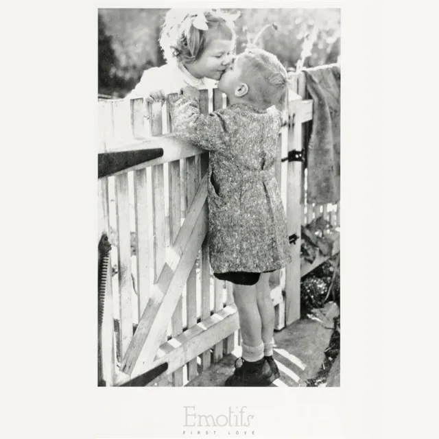 Catch Projecten Poster - Love Thy Neighbour - Bettmann Archive - Zwart/Wit - Fotografie - Jaren 80