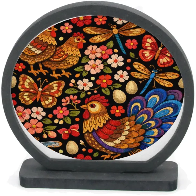 Mr Cadeautjes Houten fotolijst rond met MDF inleg - design Een tuinpatroon met vlinders, libellen en bloemen in een han | cadeau Wit
