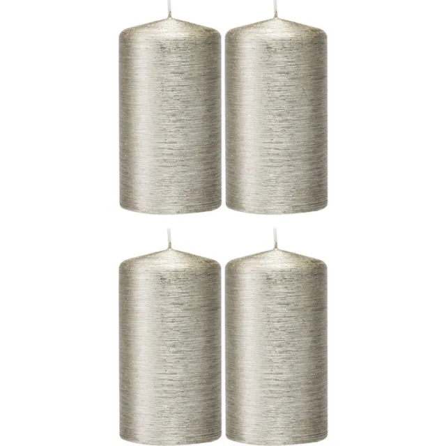 Trend Candles 4x Zilveren cilinderkaarsen/stompkaarsen 7 x 13 cm 25 branduren - Geurloze zilverkleurige kaarsen - Woondecoraties