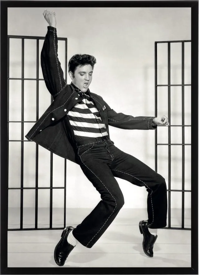 Esque Poster In Zwarte Lijst Elvis Presley - 1957 - King of Rock and Roll - Zwart-Wit - 70x50 cm