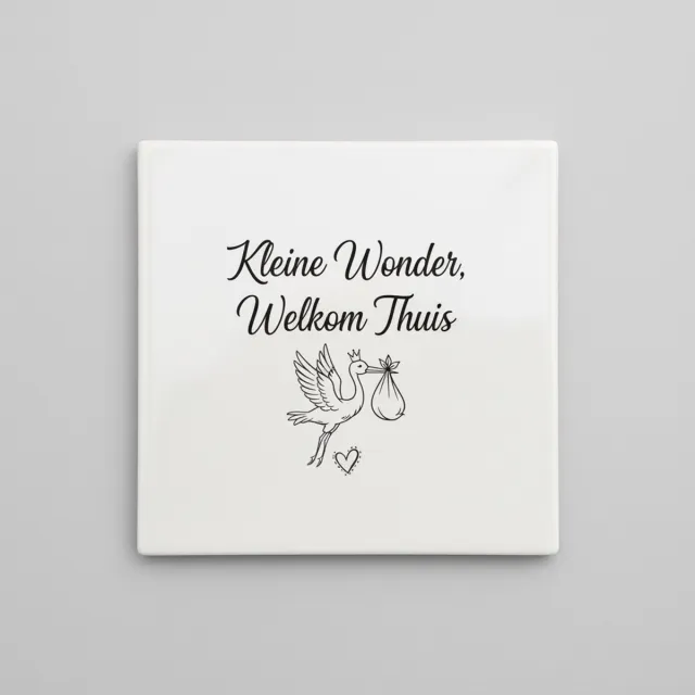 Nevolis Decoratieve Keramische Tegel “Kleine Wonder, Welkom Thuis” met Ooievaar Illustratie – Babykamer Wanddecoratie – 15 × 15 cm Multi Color