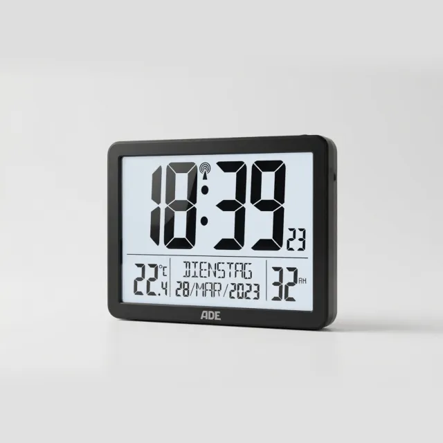 RALA ADE Digitale XL radiogestuurde klok met zeer grote cijfers | tafelklok en wandklok met 2 wektijden en verlichting | thermometer en hygrometer | slank mat zwart frame