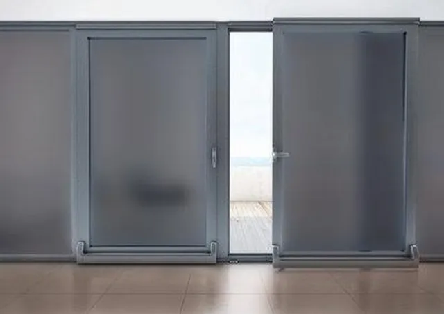 Lineafix 1x Lineafix Zarame Grey - Zonwerende Raamfolie statisch (zonder lijm) - 92 x 150cm -Zelfklevend - 99% UV bescherming - Herbruikbaar - Isolerend - Zonwerend grijs