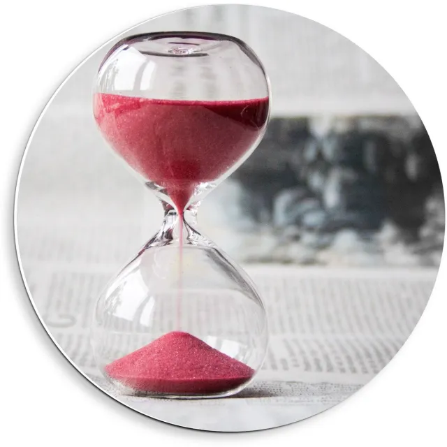 KuijsFotoprint Forex Wandcirkel - Zandloper met Roze Zand - 40x40cm Foto op Wandcirkel (met ophangsysteem) Wit