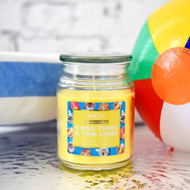 Candle-Lite Candle light - Good Times & Tan Lines - 110 branduren - Trendy Geel
