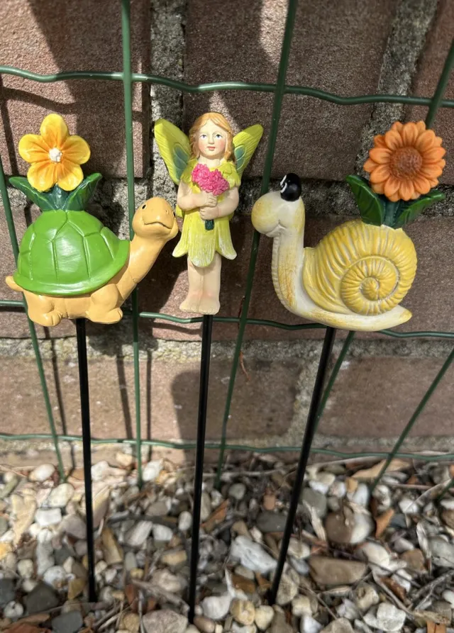 Impuls Polyresin deco tuinstekers " Schildpad/Engel & Slak" - Set van 3 stuks - diverse kleuren - hoogte incl. steker 28 x 7 x 1 cm - Tuinaccessoires - Tuindecoratie – Tuinstekers Meerkleurig
