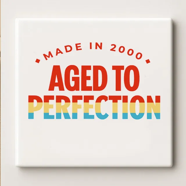 Nevolis Made in 2000 Aged to Perfection Keramische Tegel 15x15cm – Vintage Verjaardag Wanddecoratie – Perfect Cadeau voor 25e Verjaardag & Huisdecoratie Multi Color
