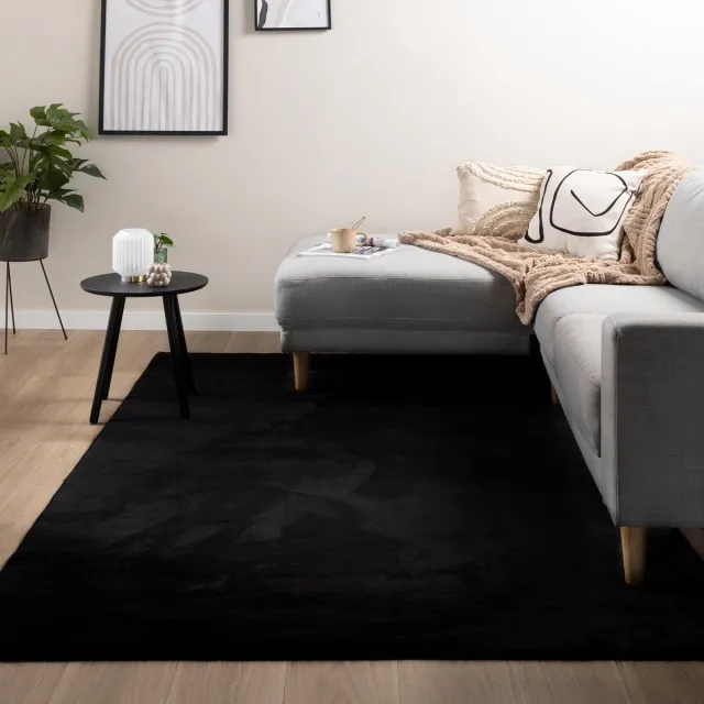 NATURL. Zacht laagpolig vloerkleed - Cozy Zwart - 230x320cm
