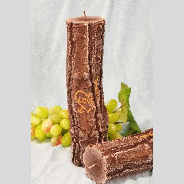 MilaNNE Candles by Milanne - Boomstam kaars, I love You, Smal-Hoog - 7cm - H26 cm - BEKIJK VIDEO Bruin