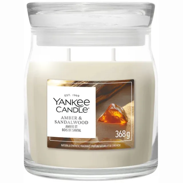 Yankee Candle Amber & Sandalwood Medium Geurkaars - 50 branduren - 2 lonten Beige