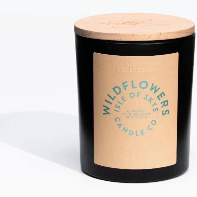 Isle of Skye Candle Sojawaskaars Wildflowers - Black Tumbler - Handgemaakt - 45 uur - Isle of Skye Candle Company Zwart