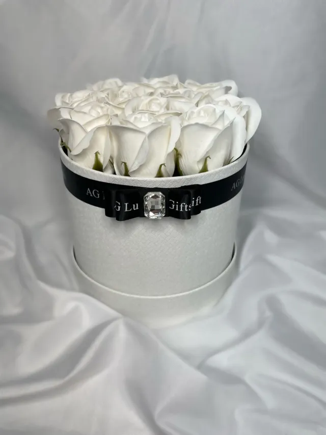 AG Luxurygift AG Luxurygifts rozen box - flower box - cadeau - soap roses - wit - Valentijnsdag - rozen - luxe cadeau - moederdag