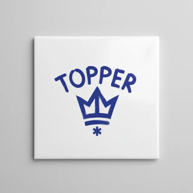 Nevolis Compliment Decoratie Tegel “Topper” – Motiverend Kroon Design voor Wand & Bureau – 15 x 15 cm Keramische Tegel Multi Color