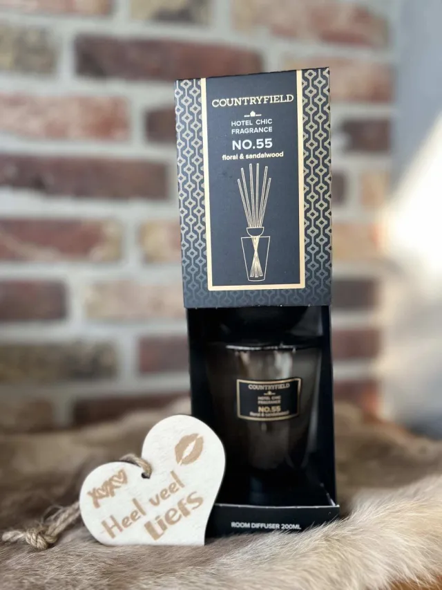 Creaties van hier met houten hartje - Countryfield Hotel Chic Fragrance NO.55-Geurstokjes 200 ml no 55