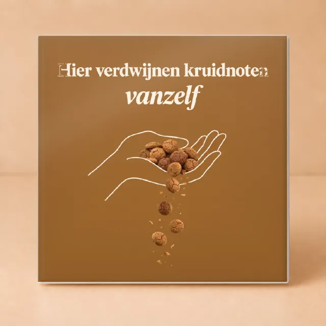 Bedruk King Minimalistische Tegel "Hier verdwijnen kruidnoten vanzelf" – Scandinavisch Design Wanddecoratie voor Kruidnoten Liefhebbers - 15 x 15 cm Wit
