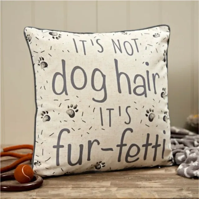 Langs Sierkussen - Hondenspreuk - Dog hair - Grappig - Polyester - 45x45 cm grijs