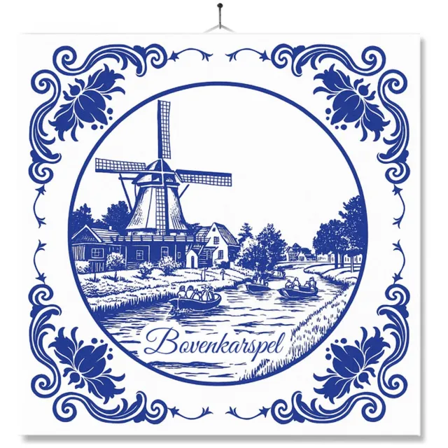 MC Living Tegel Met Opdruk | Bovenkarspel | Delft Blauw | Cadeau | Inclusief Geschenkdoos | Standaard | Ophangsysteem Ontwerp 1