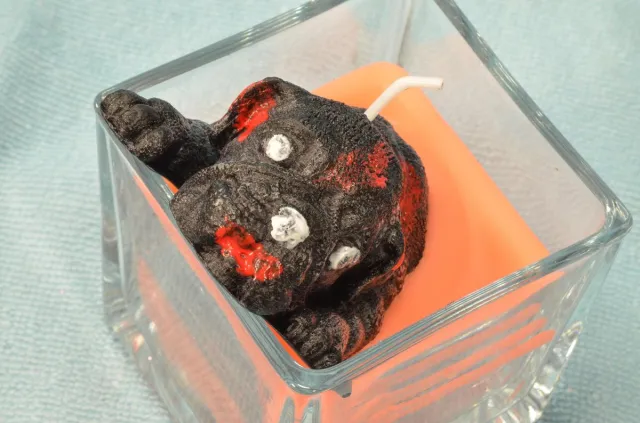 MilaNNE Candles by Milanne, Halloween Special: Hellhond in de Sinaasappelvla, Hoogte: 12 cm - BEKIJK VIDEO oranje