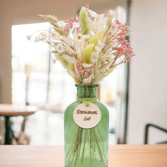 LiZ-e Glazen groen vaasje met droogbloemen en houten label - Dankjewel Juf | Leerkracht | Cadeau | Origineel | Einde schooljaar | Geschenkbox | Geschenkset | Duurzaam | Hout | Afscheidscadeau | Droogbloemen | Bedanking