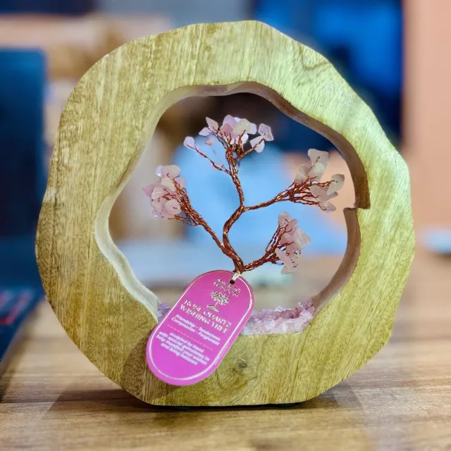 Ancient Wisdom Rozenkwarts Edelsteenboom in Mangohouten Ring – 60 Stenen – Liefde & Harmonie Rozenkwarts 60 st