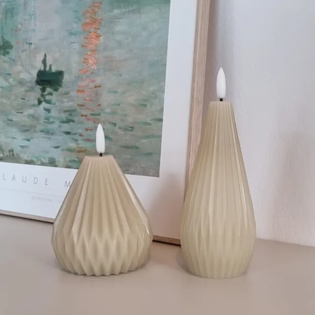 VITAMO Waterdrop Set - LED Kaarsen met Echte Wax en Realistische Flikkering - Met Timerfunctie - Natuurlijke en Sfeervolle Uitstraling - Beige (2 Stuks) Beige Waterdrop