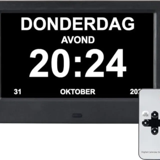 PromoHome Dementieklok met 24 Alarmfuncties - Automatische Dimfunctie - Kalender - Afstandsbediening - Grote Digitale en Analog Display - Zwart