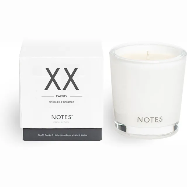 Notes candle XX - Dennengeur & kaneel - sojakaars - maat M Wit