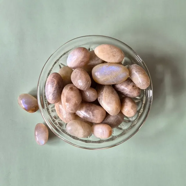 Moonlight Gemstones Crystal Moonstone Tumbled Gemstone 3-5cm Meerkleurig