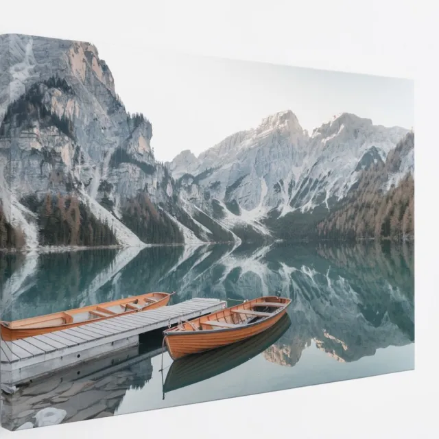 Saammp Canvas Schilderij - Boot in de dolomieten - Landschap - Natuur - 50x40 - Foto op canvas - Wanddecoratie - Muurdecoratie Woonkamer - Slaapkamer decoratie - Canvas Print Multicolor