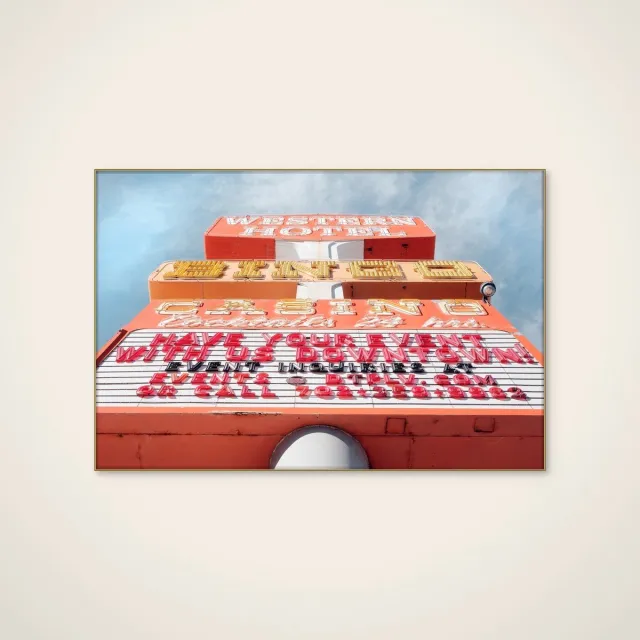 HelloWalls Akoestisch schilderij - 120 x 80 cm - Vintage Casino Sign van Pictufy Studio III - Abstracte wanddecoratie - goud textielframe Meerkleurig