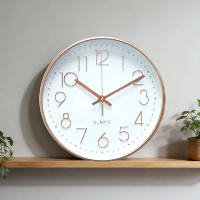 Bwecuy Stille kwarts-wandklok (20 cm) met kubusvormig digitaal display – Eenvoudige digitale klok voor woonkamer of slaapkamer – Woondecoratie Roségoud