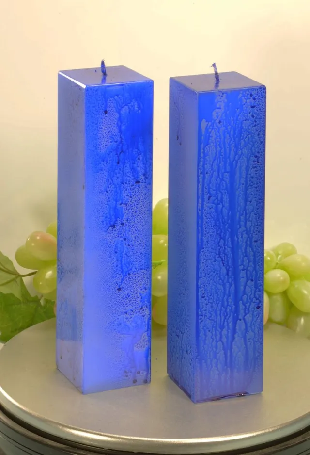 MilaNNE Kwadrant Kaars type Explosion BLAUW, hoogte 22 cm