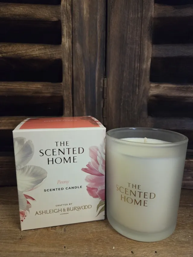 Ashleigh & Burwood London Ashleigh & Burwood Peony - scented candle - 40 branduren - 1 stuk creme