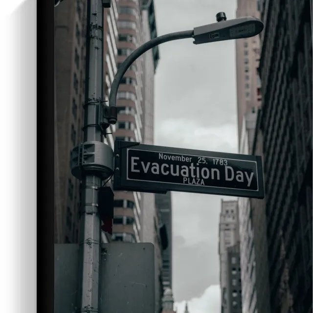 KuijsFotoprint Canvas - Evacuation Day Bordje - 30x40cm Foto op Canvas Schilderij (Wanddecoratie op Canvas) Blauw