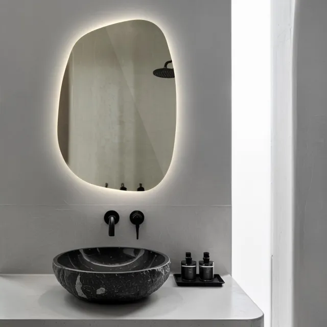 Coloray Wandspiegel LED - Spiegel Organisch Met Licht - 78,5 cm x 57 cm - LED Organische Badkamerspiegel - LED Spiegel Organische Vorm - Neutraal Licht - Scandinavisch LED Spiegel - Grote Organische Woonkamer Spiegel LED Neutraal Wit