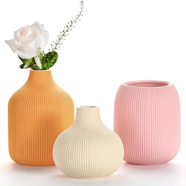 Famanu Set van 3 kleurrijke keramische vazen met geribbelde textuur, minimalistische woondecoratie, kleine decoratieve vazen voor middenstuk en tafelblad Zwart