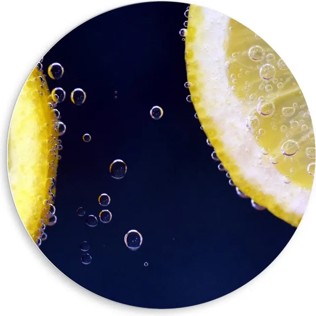 KuijsFotoprint Forex Wandcirkel - Schijfje Citroen in Water - 80x80cm Foto op Wandcirkel (met ophangsysteem) Blauw