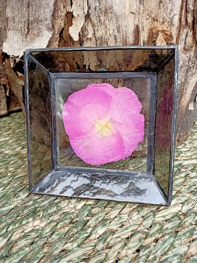 Glasharddesign Flower Brown - interieur - wonen - lijst - bloem - glas in lood - decoratie - cadeau bruin