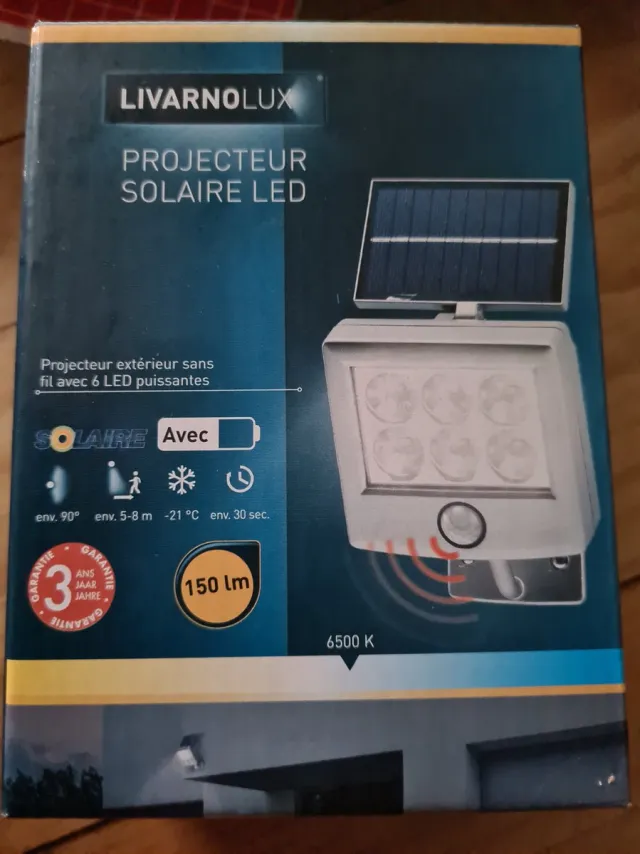 livarnolux Led Solarschijnwerper - Bewegingssensor - Geïntegreerd zonnepaneel wit
