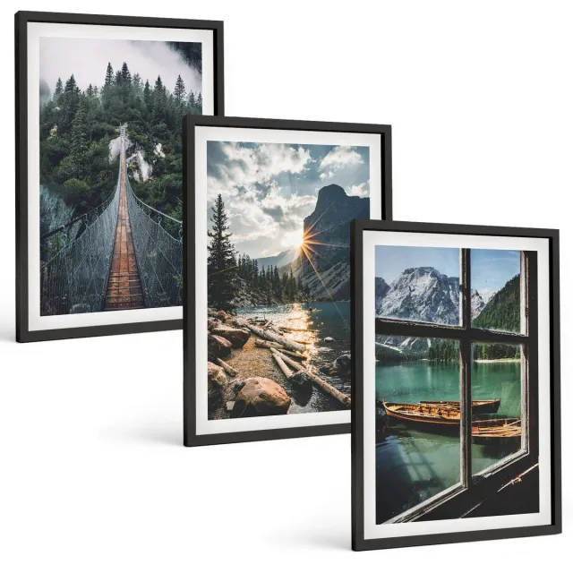 TULUP 4-Delige Schilderij Set - Brug in het bos, meer met boten, uitzicht op de bergen - 40 x 60 cm - Stijlvolle Wanddecoratie - Interieur - Stijlvolle Muurdecoratie Zwarte lijst