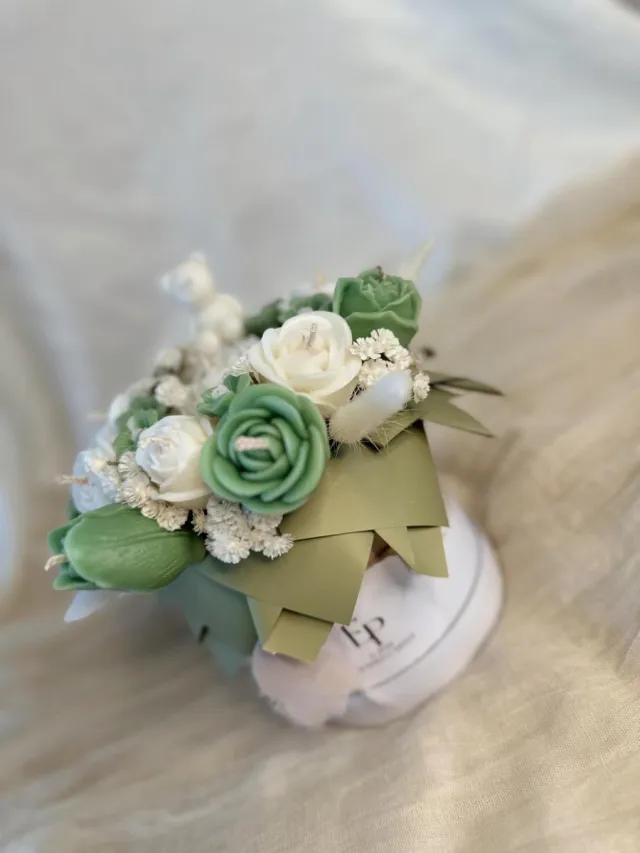 E Pure Candles Handgemaakte Kaars Bloemen Boeket - Candle Bouquet - Groen & Wit