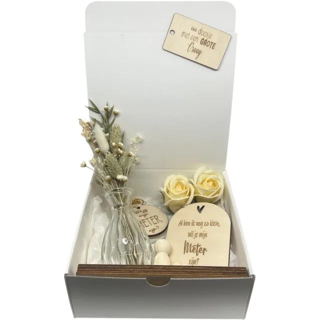 Stars 4 you Geschenkbox Wil jij mijn METER zijn? | beige | vaasje droogbloemen | zeeproosjes | droogbloemen | meter vragen | meter worden | peettante vragen | peettante worden | cadeau | doosje met een vraag