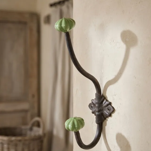 Ambiente Haus Smeedijzeren Jashaak met dubbele keramische koppen 23cm × 8cm x 5cm- Dubbele wandhaak - Brocante haak voor jas groen